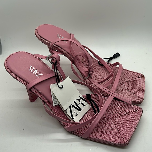 Zara Shoes - Zara Sexy Light Pink Strappy Leather High Heels Shoes **Size 39/US 8** 🌸🌸